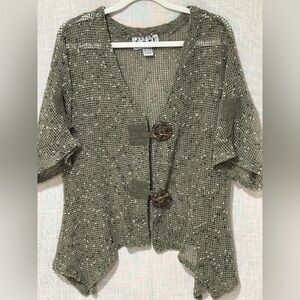 KEREN hart Textured Olive/Green Cotton Top